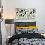 Luxury Studio In Victoria, 7 Minutes Walk To Victoria Station, Room 5