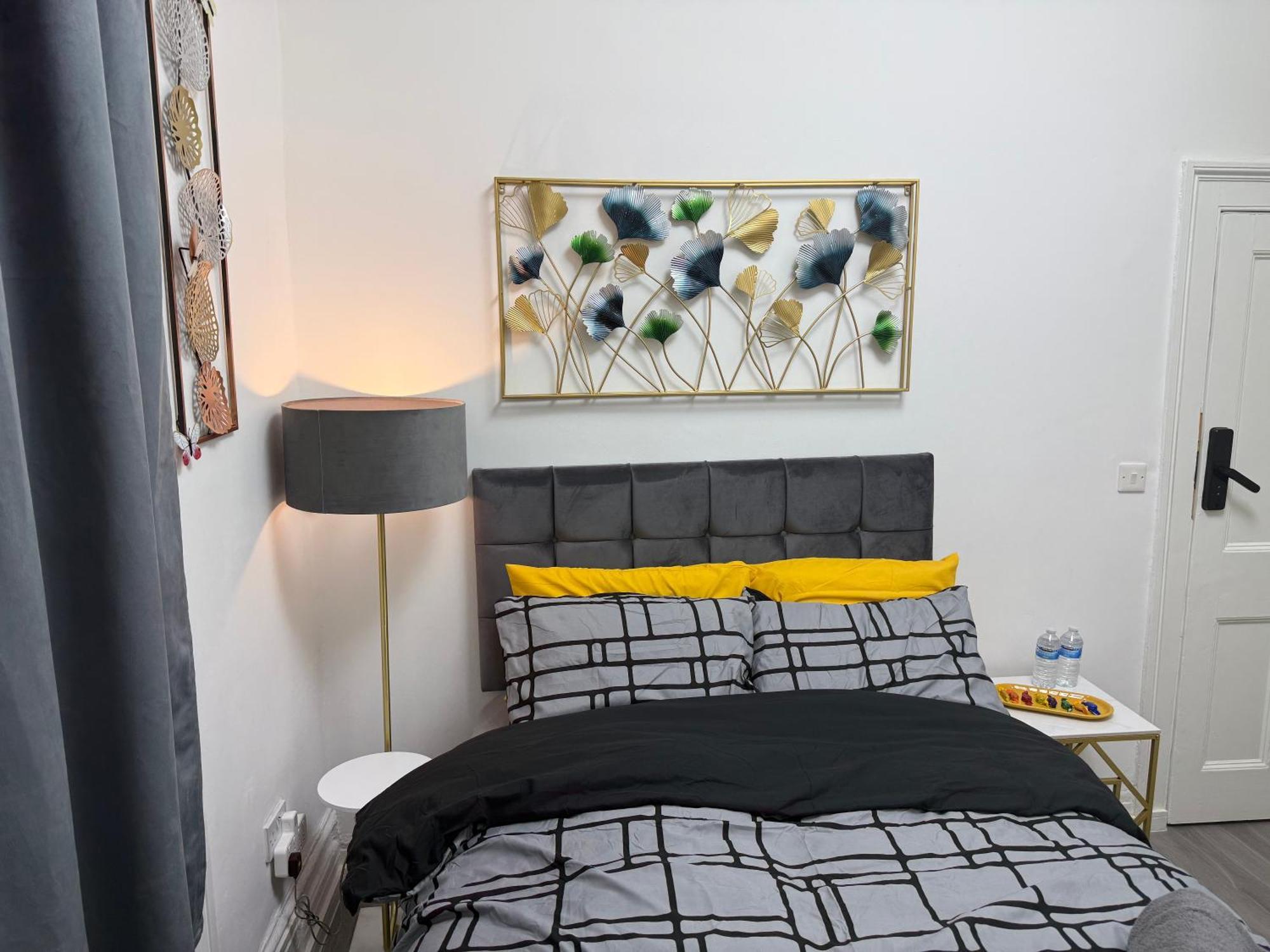 Luxury In Victoria, 7 Minutes Walk To Victoria Station, 5 Londra