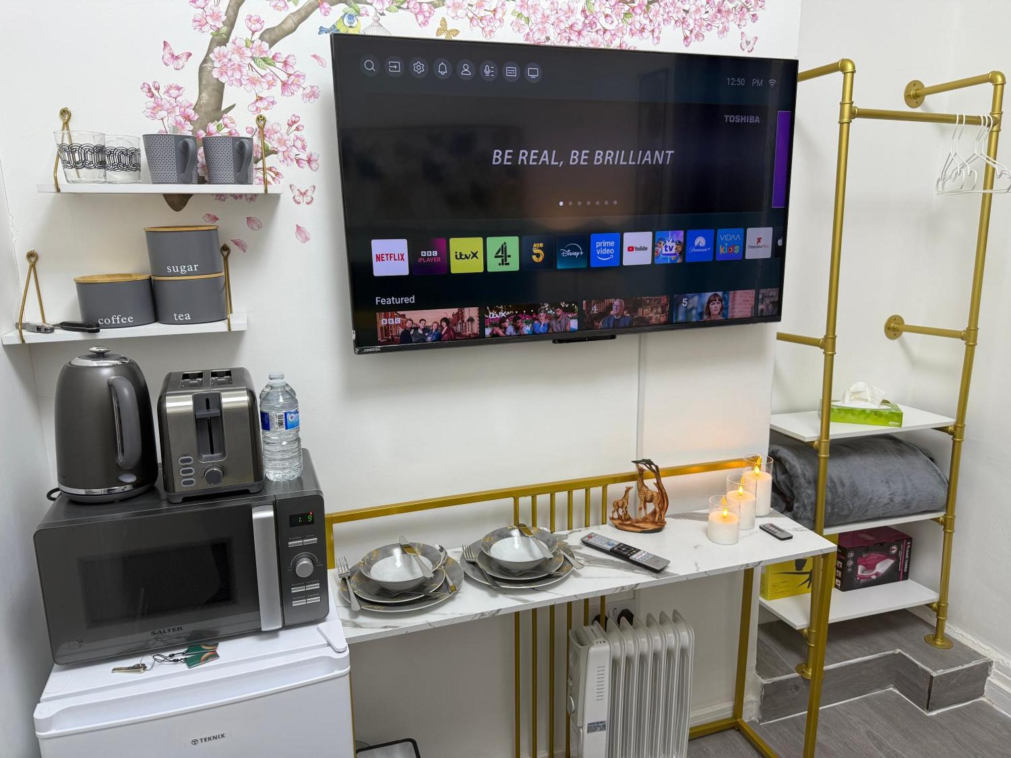 Luxury In Victoria, 7 Minutes Walk To Victoria Station, 5 Homestay *