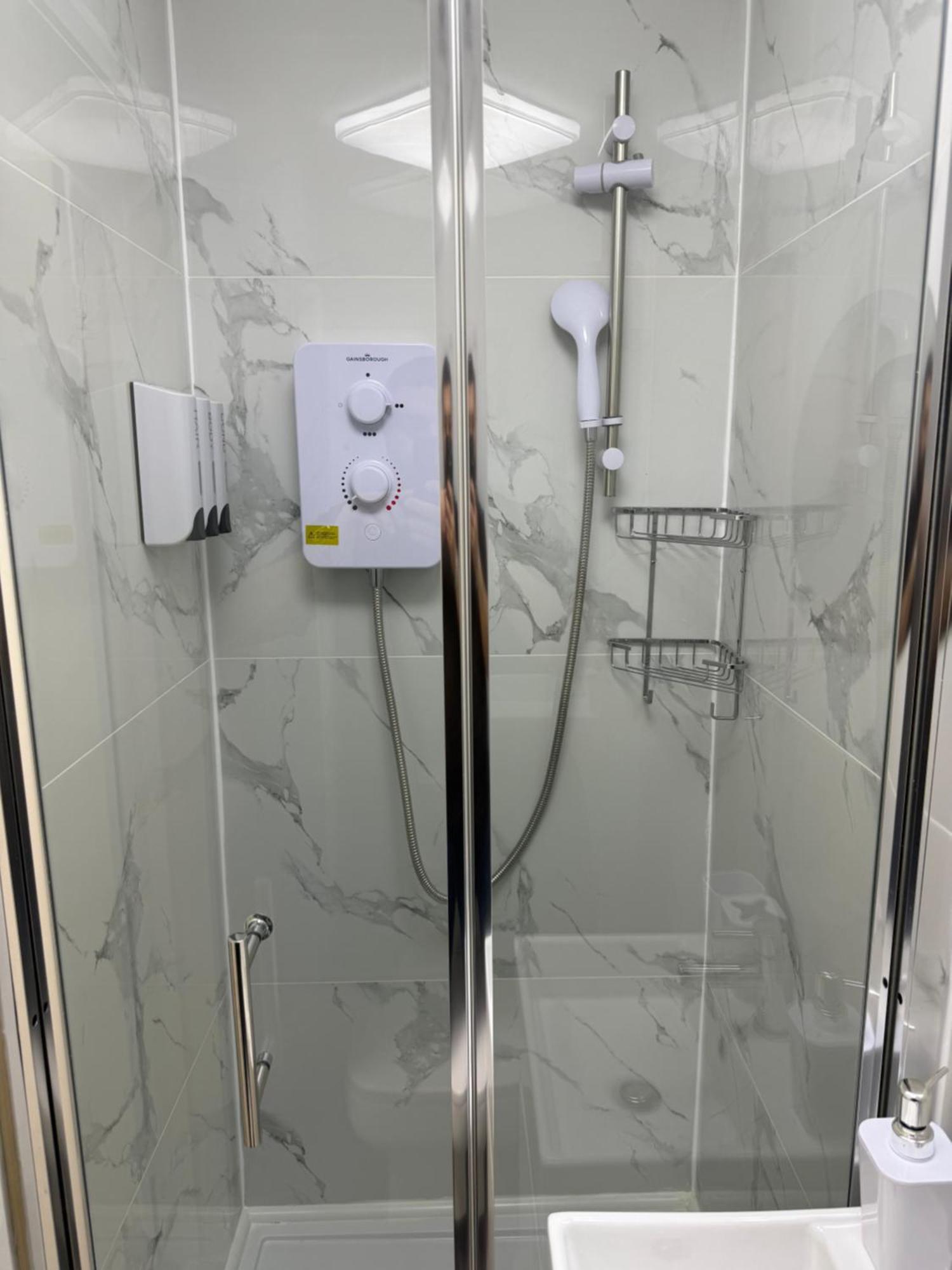 Luxury In Victoria, 7 Minutes Walk To Victoria Station, 5 *
