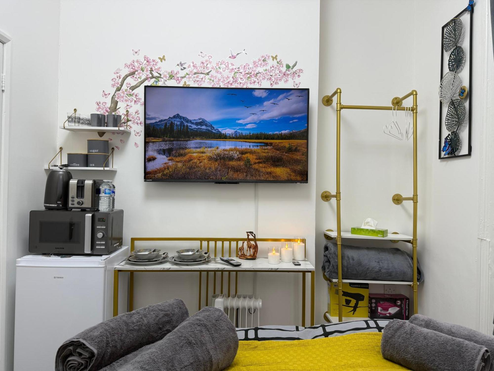 Luxury In Victoria, 7 Minutes Walk To Victoria Station, 5 Alloggio in famiglia *