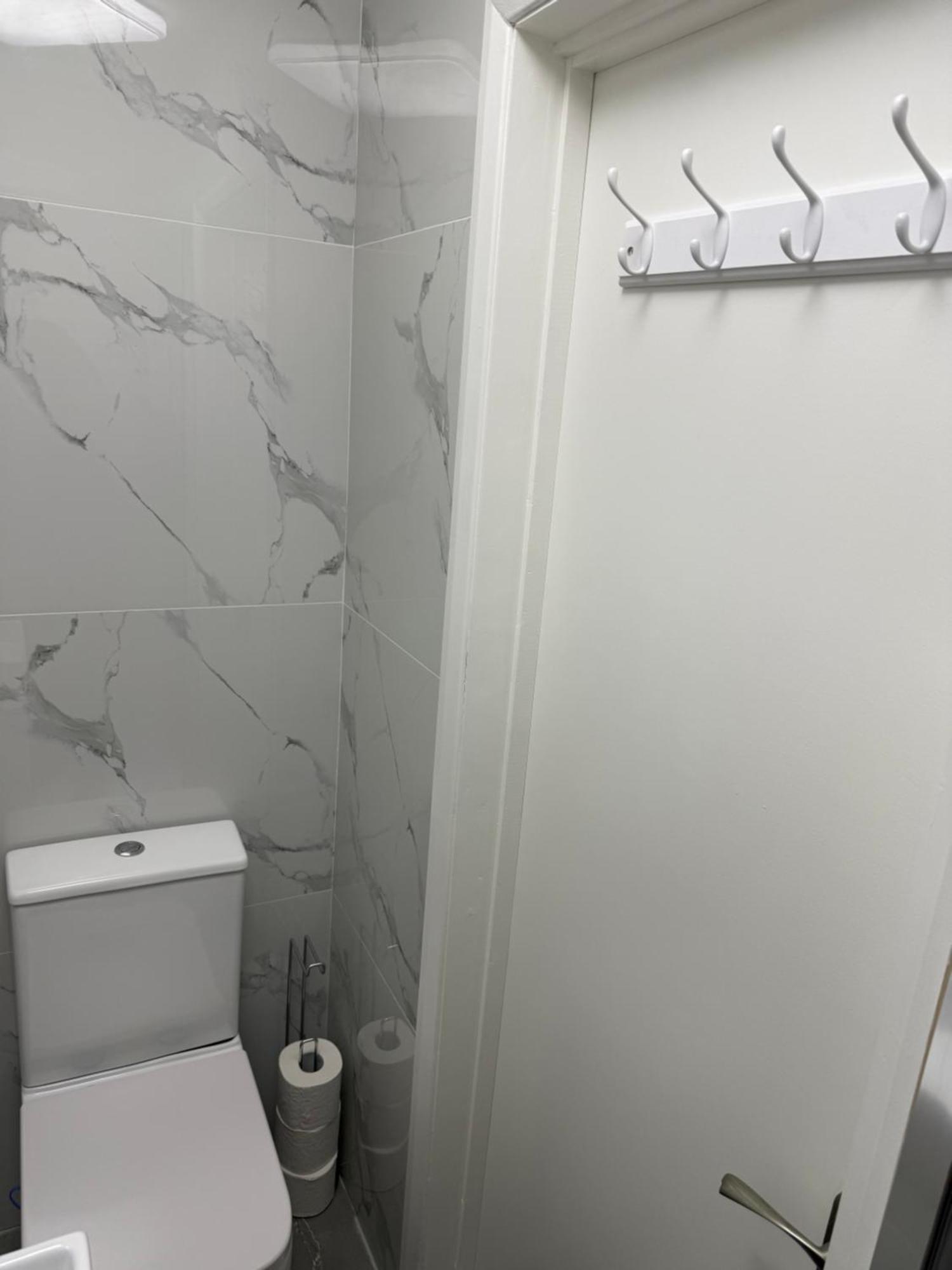Luxury In Victoria, 7 Minutes Walk To Victoria Station, 5 *